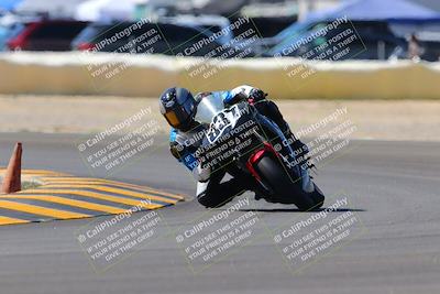 media/Oct-09-2022-SoCal Trackdays (Sun) [[95640aeeb6]]/Turn 2 (1110am)/